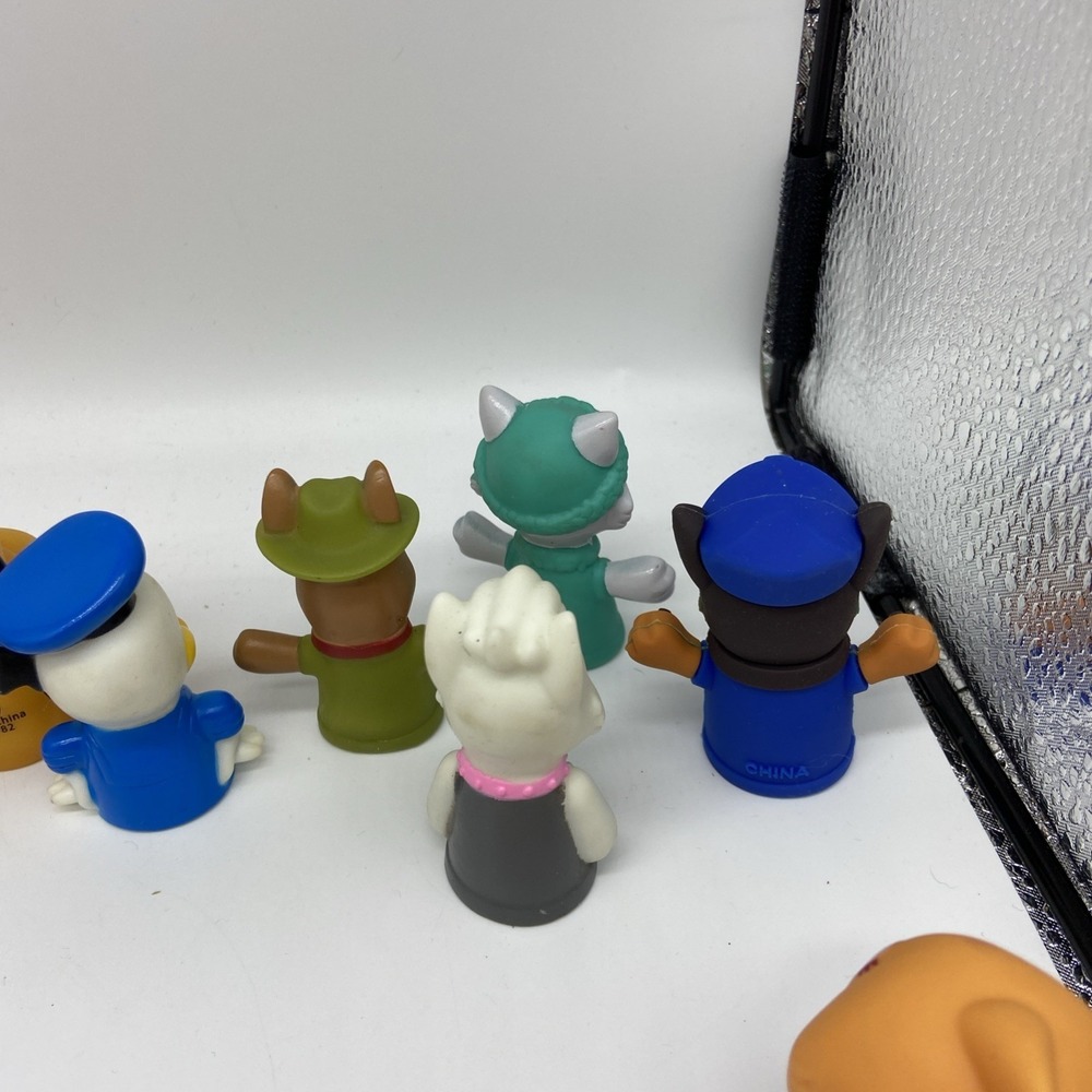 15pc Finger Puppet Lot Bluey Disney Donald Pluto Paw Patrol Baby Shark Animals - Picture 10 of 11